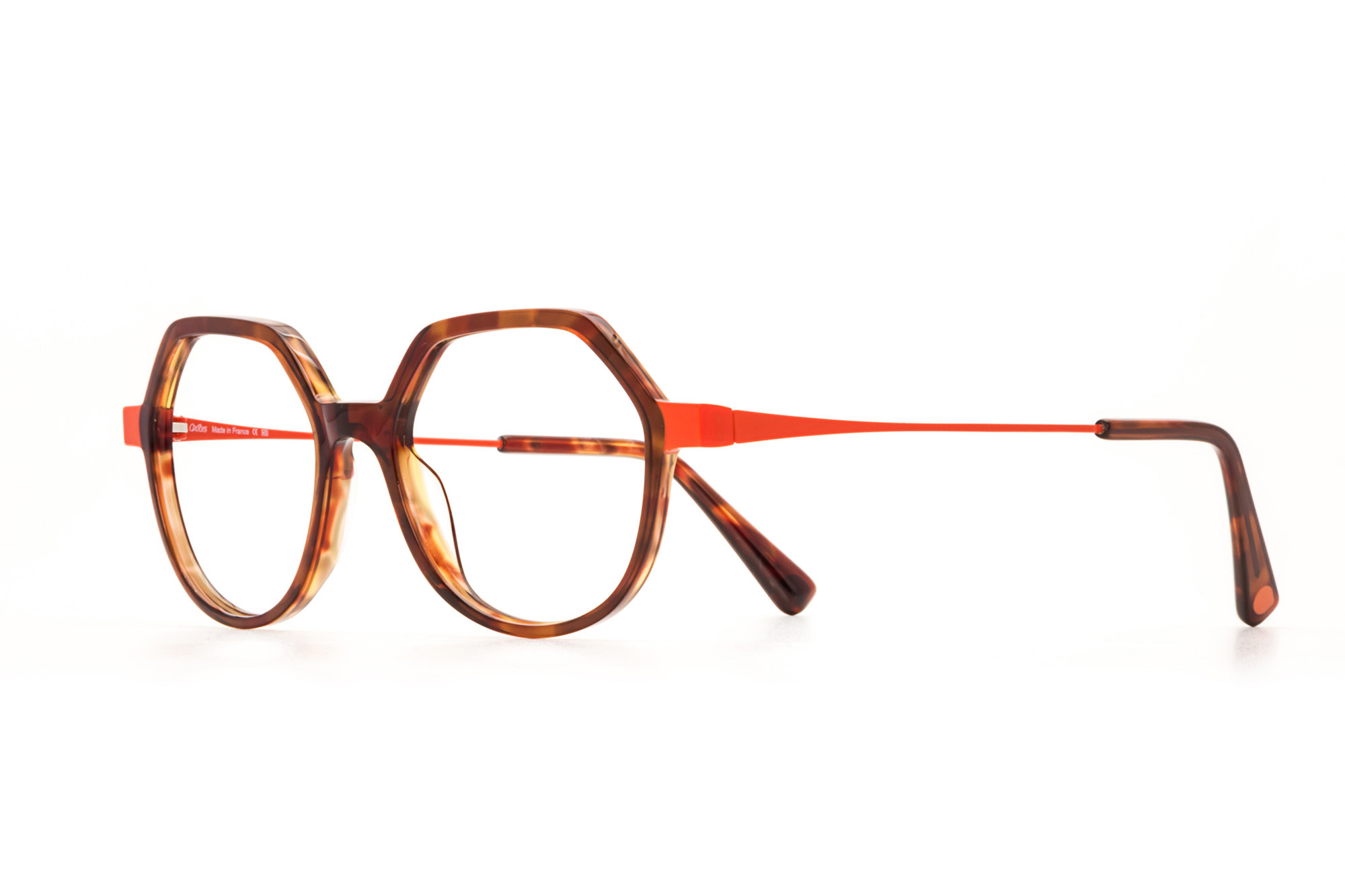 Kullanıma hazır optik tarzda işlenmiş camları ve optik uyumlu çerçevesiyle Oxibis Tango TA3C5 orta ekartman kahvrengi ve turuncu renkli yuvarlak model kadın gözlüğünü optisyen veya gözlükçülerin sunacağı numarasız veya numaralı cam özelleştirmeleriyle size en yakın gözlükçüden satın alabilirsiniz.